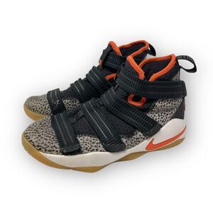 Nike LeBron James Soldier Sneaker XI SFG Safari Black AJ5123-006 Youth Size 5Y